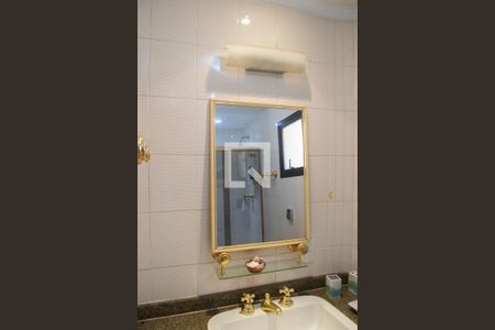 Apartamento à venda com 185m², 3 quartos e 3 vagasBanheiro quarto 3