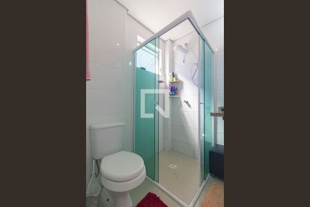 Banheiro de kitnet/studio para alugar com 1 quarto, 24m² em Boa Vista , Curitiba