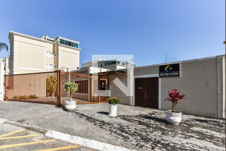 Apartamento para alugar com 56m², 3 quartos e 1 vagaFachada do Condomínio