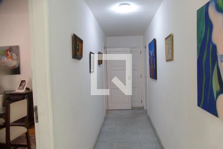 Casa à venda com 1330m², 3 quartos e 3 vagas Casa à venda com 1330m², 3 quartos e 3 vagasCorredor