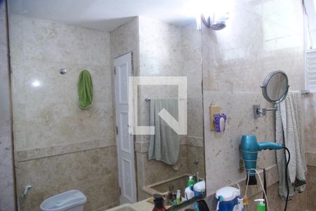 Casa à venda com 1330m², 3 quartos e 3 vagas Casa à venda com 1330m², 3 quartos e 3 vagasBanheiro social