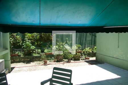 Casa à venda com 1330m², 3 quartos e 3 vagas Casa à venda com 1330m², 3 quartos e 3 vagasJardim de inverno