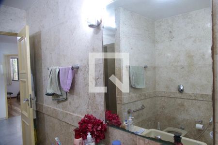 Casa à venda com 1330m², 3 quartos e 3 vagas Casa à venda com 1330m², 3 quartos e 3 vagasBanheiro social