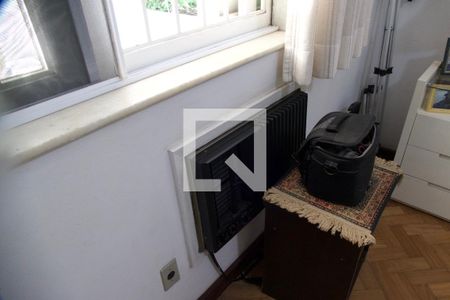 Casa à venda com 1330m², 3 quartos e 3 vagas Casa à venda com 1330m², 3 quartos e 3 vagasQuarto