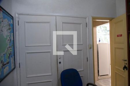 Casa à venda com 1330m², 3 quartos e 3 vagas Casa à venda com 1330m², 3 quartos e 3 vagasQuarto serviço