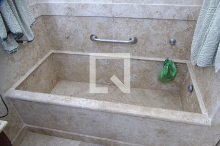 Casa à venda com 1330m², 3 quartos e 3 vagas Casa à venda com 1330m², 3 quartos e 3 vagasBanheiro social