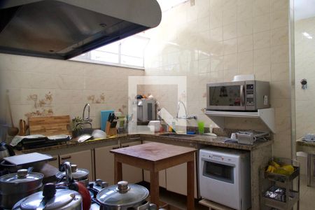 Casa à venda com 1330m², 3 quartos e 3 vagas Casa à venda com 1330m², 3 quartos e 3 vagasCopa / Cozinha