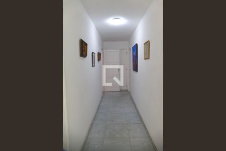 Casa à venda com 1330m², 3 quartos e 3 vagas Casa à venda com 1330m², 3 quartos e 3 vagasCorredor