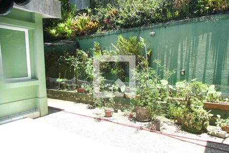 Casa à venda com 1330m², 3 quartos e 3 vagas Casa à venda com 1330m², 3 quartos e 3 vagasJardim de inverno