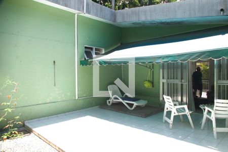 Casa à venda com 1330m², 3 quartos e 3 vagas Casa à venda com 1330m², 3 quartos e 3 vagasJardim de inverno