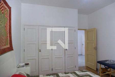 Casa à venda com 1330m², 3 quartos e 3 vagas Casa à venda com 1330m², 3 quartos e 3 vagasQuarto