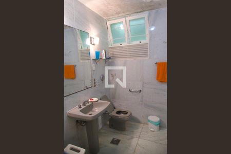 Casa à venda com 1330m², 3 quartos e 3 vagas Casa à venda com 1330m², 3 quartos e 3 vagasBanheiro social 2