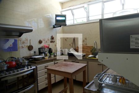 Casa à venda com 1330m², 3 quartos e 3 vagas Casa à venda com 1330m², 3 quartos e 3 vagasCopa / Cozinha