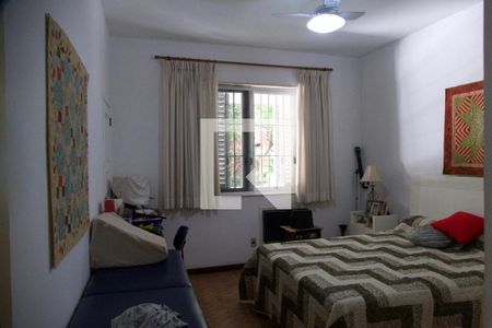 Casa à venda com 1330m², 3 quartos e 3 vagas Casa à venda com 1330m², 3 quartos e 3 vagasQuarto