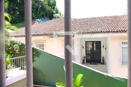 Casa à venda com 1330m², 3 quartos e 3 vagas Casa à venda com 1330m², 3 quartos e 3 vagasSala de jantar vista