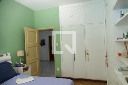 Casa à venda com 1330m², 3 quartos e 3 vagas Casa à venda com 1330m², 3 quartos e 3 vagasQuarto