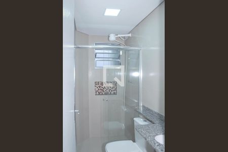Banheiro de casa para alugar com 1 quarto, 36m² em Vila Mazzei, São Paulo