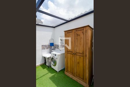 Casa à venda com 196m², 3 quartos e 2 vagasLavanderia