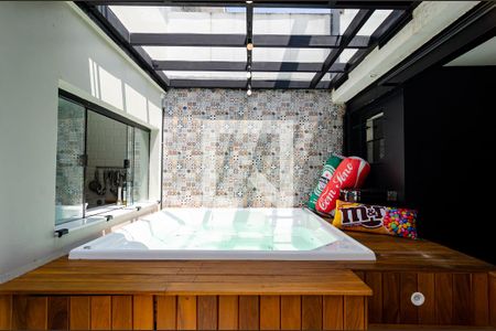 Casa à venda com 196m², 3 quartos e 2 vagasHidro