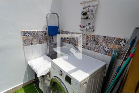 Casa à venda com 196m², 3 quartos e 2 vagasLavanderia