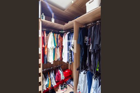 Casa à venda com 196m², 3 quartos e 2 vagasCloset da Suíte