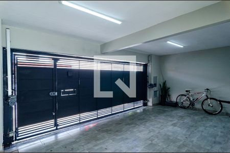 Casa à venda com 196m², 3 quartos e 2 vagasGaragem