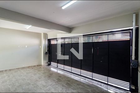 Casa à venda com 196m², 3 quartos e 2 vagasGaragem