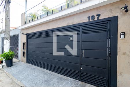 Casa à venda com 196m², 3 quartos e 2 vagasFachada