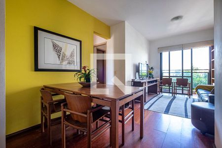 Sala de apartamento à venda com 4 quartos, 74m² em Vila Madalena, São Paulo