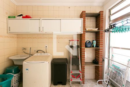 Casa à venda com 220m², 3 quartos e 6 vagasÁrea de Serviço