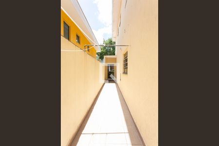 Casa à venda com 220m², 3 quartos e 6 vagasCorredor
