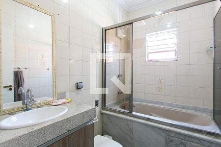 Casa à venda com 220m², 3 quartos e 6 vagasBanheiro da Suíte