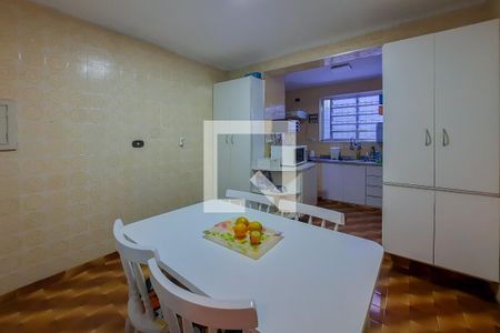 Casa à venda com 190m², 2 quartos e 2 vagasCozinha