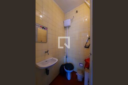 Casa à venda com 190m², 2 quartos e 2 vagasBanheiro de Serviço