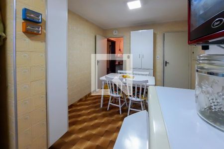Casa à venda com 190m², 2 quartos e 2 vagasCozinha