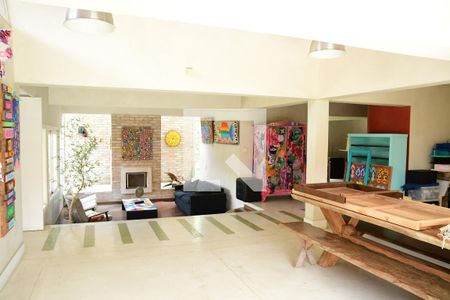 Sala de casa de condomínio para alugar com 3 quartos, 430m² em Jardim Passárgada I, Cotia