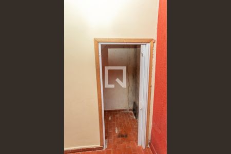 Armário escada sala  de casa para alugar com 2 quartos, 82m² em Taboão, Diadema