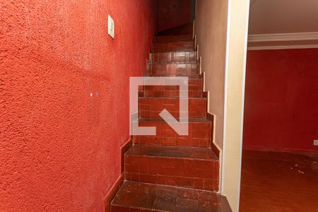 Escada  de casa para alugar com 2 quartos, 82m² em Taboão, Diadema