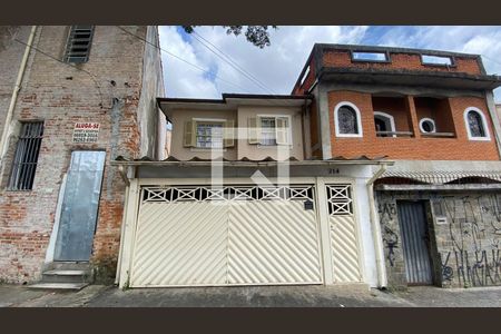 Casa à venda com 100m², 3 quartos e 1 vaga Casa à venda com 100m², 3 quartos e 1 vagaFachada