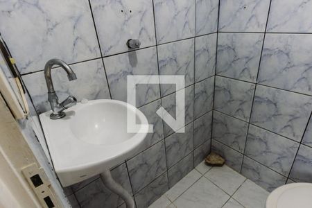 Casa à venda com 250m², 6 quartos e 2 vagas Casa à venda com 250m², 6 quartos e 2 vagasBanheiro 3 Pia