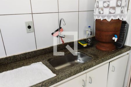 Casa à venda com 250m², 6 quartos e 2 vagas Casa à venda com 250m², 6 quartos e 2 vagasCozinha Pia