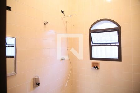 |Banheiro de casa para alugar com 2 quartos, 90m² em Vila Caiçara, Praia Grande