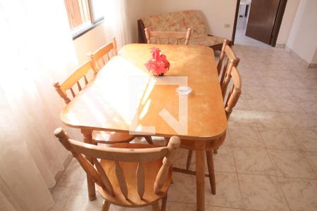 Detalhe Sala de casa para alugar com 2 quartos, 90m² em Vila Caiçara, Praia Grande