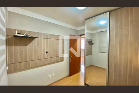 Apartamento à venda com 129m², 3 quartos e 3 vagas Apartamento à venda com 129m², 3 quartos e 3 vagasQuarto 03