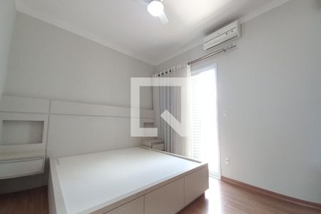 Casa de condomínio para alugar com 247m², 4 quartos e 4 vagas Casa de condomínio para alugar com 247m², 4 quartos e 4 vagasSuíte 4