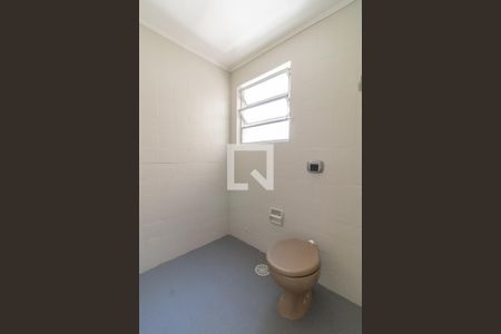 Banheiro de apartamento para alugar com 1 quarto, 43m² em Santana, Porto Alegre