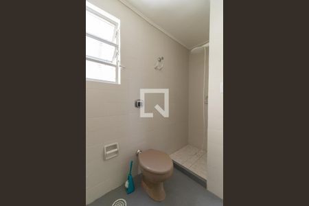 Banheiro de apartamento para alugar com 1 quarto, 43m² em Santana, Porto Alegre