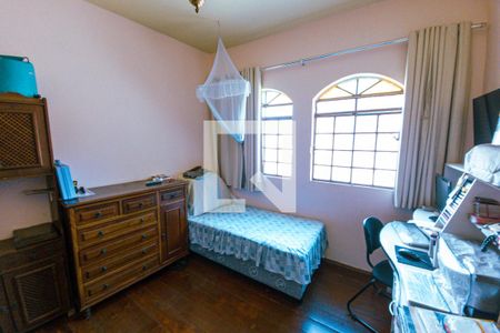 Casa à venda com 900m², 3 quartos e 2 vagasQuarto 2