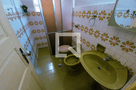 Casa à venda com 900m², 3 quartos e 2 vagasBanheiro da Suíte 1