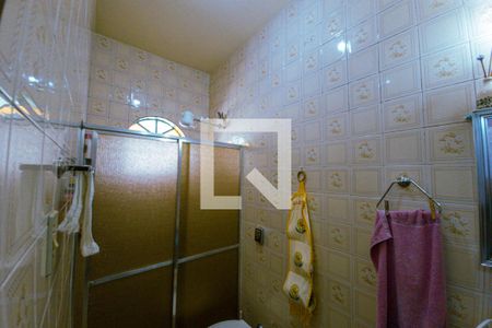 Casa à venda com 900m², 3 quartos e 2 vagasBanheiro da Suíte 1